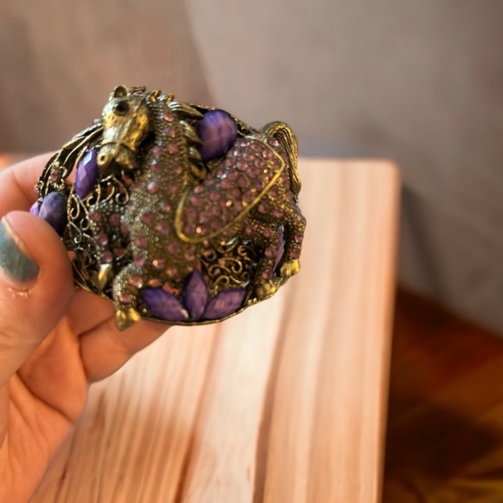 Stunning and unique vintage horse bracelet